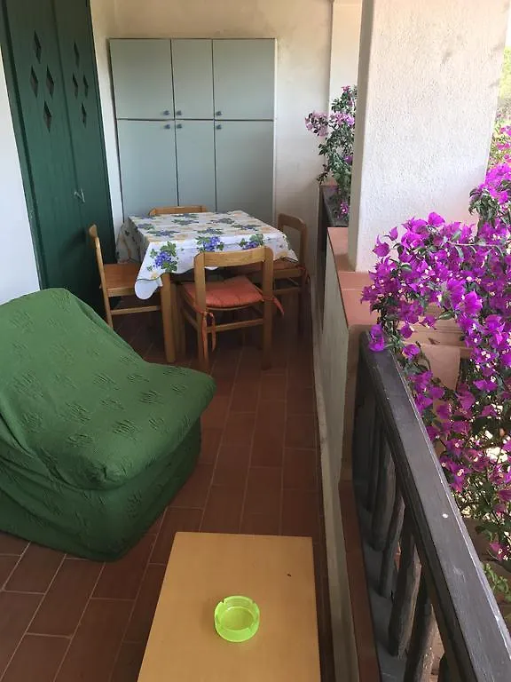バージャ・サルディニアAppartam. Con Piscina 4Pアパートメント 0*, バージャ・サルディニア
